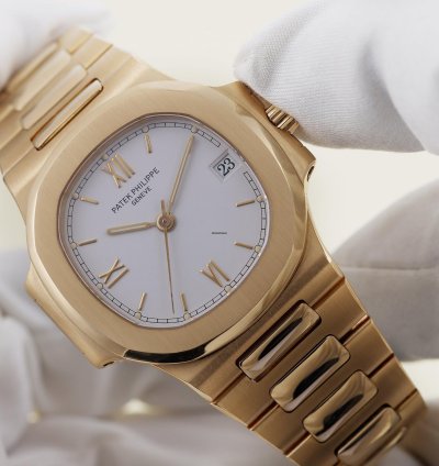 Patek Philippe Nautilus Ref 3800 1j White Dial - Baton And Roman Numerals 38mm 18k Yellow Gold