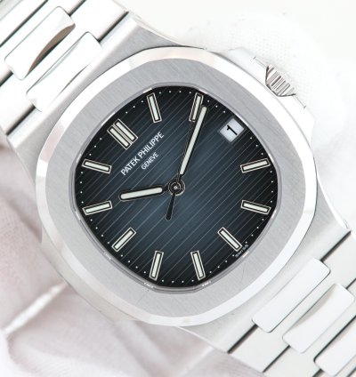 Patek Philippe Nautilus Ref 5711 1a-010 Super Full Set Really Like New Never Polished