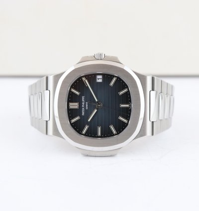 Patek Philippe Nautilus Ref 5711 1a-010 Super Full Set Really Like New Never Polished