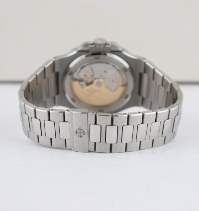 Patek Philippe Nautilus Ref 5711 1a-010 Super Full Set Really Like New Never Polished