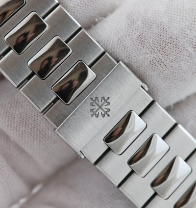 Patek Philippe Nautilus Ref 5711 1a-010 Super Full Set Really Like New Never Polished