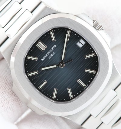 Patek Philippe Nautilus Ref 5711 1a-010 Super Full Set Really Like New Never Polished