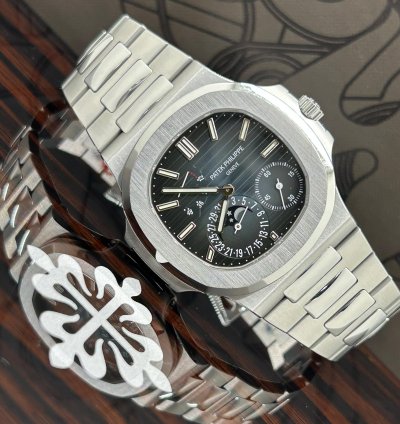 Patek Philippe Nautilus Ref 5712 1a-001 - Blue Dial - Unpolished - Year 2019