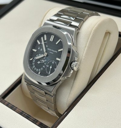 Patek Philippe Nautilus Ref 5712 1a-001 - Blue Dial - Unpolished - Year 2019