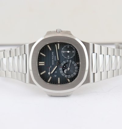 Patek Philippe Nautilus Ref 5712 1a-001 Super Full Set Excellent Conditions