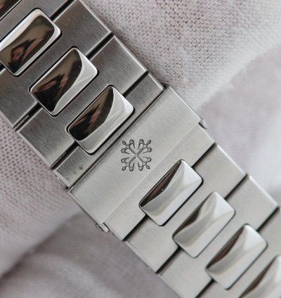 Patek Philippe Nautilus Ref 5712 1a-001 Super Full Set Excellent Conditions