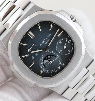 Patek Philippe Nautilus Ref 5712 1a-001 Super Full Set Excellent Conditions
