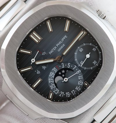 Patek Philippe Nautilus Ref 5712 1a-001 Super Full Set Excellent Conditions