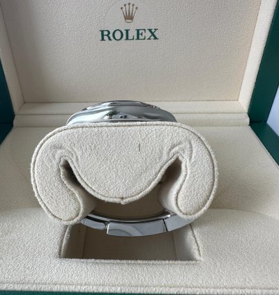 Rolex Daytona Newest Model Full Set Box And Papers Unworn