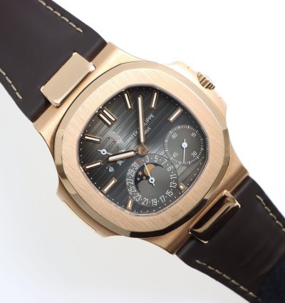 Patek Philippe Nautilus Ref 5712 1r-001 Rose Gold Brown Dial Full Set Year 2014 Excellent Conditions