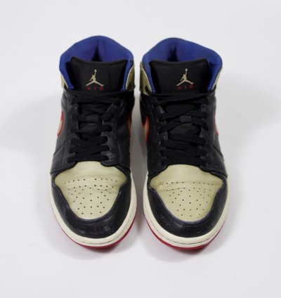 2013 Air Jordan 1 Mid Black Gold Red