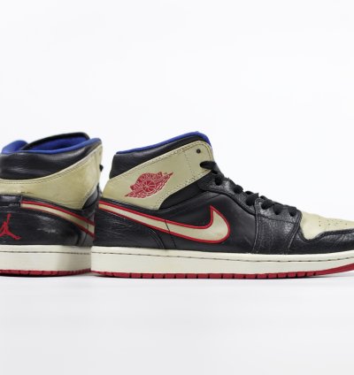 2013 Air Jordan 1 Mid Black Gold Red