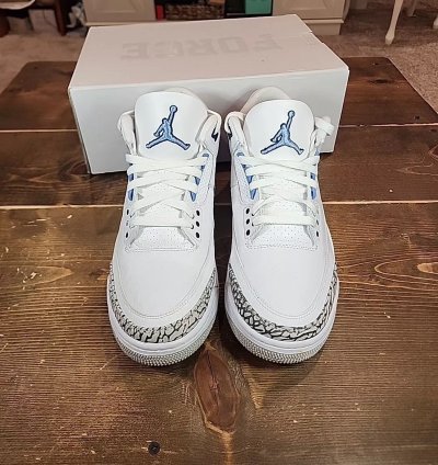 Jordan 3 Unc
