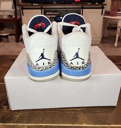 Jordan 3 Unc