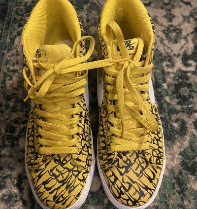 2013 Nike Sb Blazer Yellow Neck Face Size 9 5