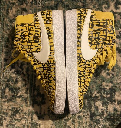 2013 Nike Sb Blazer Yellow Neck Face Size 9 5