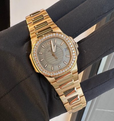 Patek Philippe Nautilus Ref 7010 1r-001