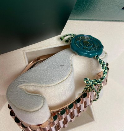 Rolex Day-date 40 Rose Gold Day-date 40mm Sundust Tapestry Stick Dial 228235 2022 New