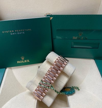 Rolex Day-date 40 Rose Gold Day-date 40mm Sundust Tapestry Stick Dial 228235 2022 New