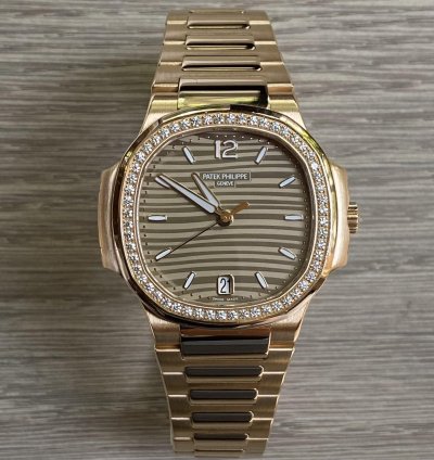 Patek Philippe Nautilus Ref 7118 1200r-001