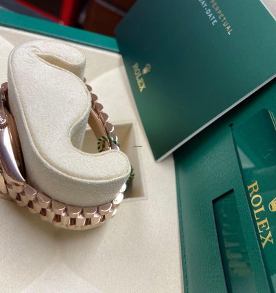 Rolex Day-date 40 Rose Gold Day-date 40mm Sundust Tapestry Stick Dial 228235 2022 New