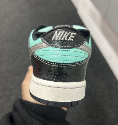 Diamond Supply Co Nike Sb Dunk Low Tiffany