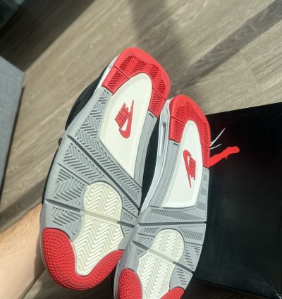 Jordan 4 Bred