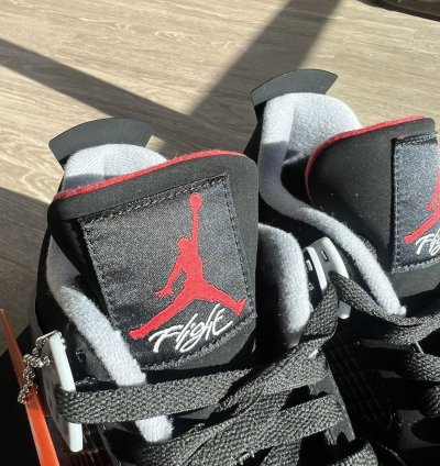 Jordan 4 Bred
