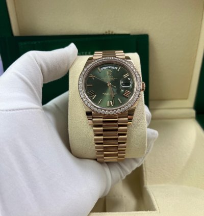 Rolex Day-date 40 Rose Gold Olive Green Roman Dial Diamond Bezel 228345rbr