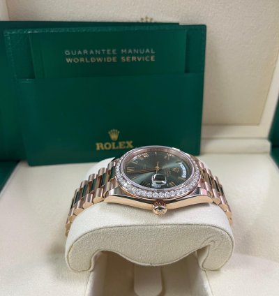 Rolex Day-date 40 Rose Gold Olive Green Roman Dial Diamond Bezel 228345rbr