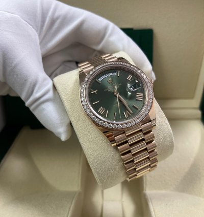 Rolex Day-date 40 Rose Gold Olive Green Roman Dial Diamond Bezel 228345rbr
