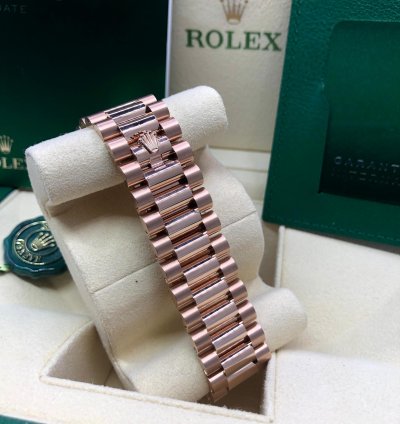 Rolex Day-date 40 Rose Gold Olive Roman Dial 2024