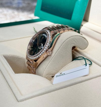 Rolex Day-date 40 Rose Gold Olive Roman Dial Diamond Bezel 2023