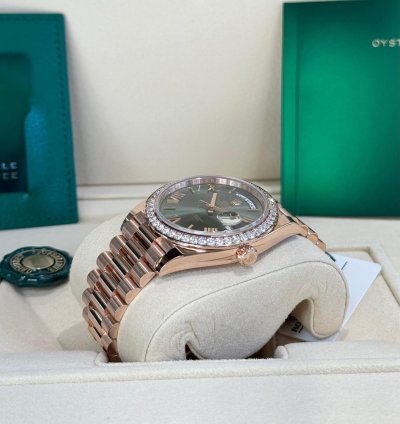 Rolex Day-date 40 Rose Gold Olive Roman Dial Diamond Bezel 2023