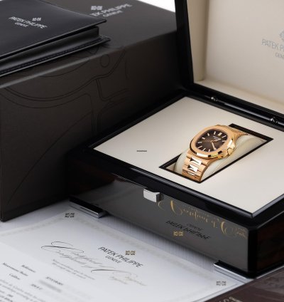 Patek Philippe Nautilus Rose Gold 18k Brown Dial Ref 5711 1r-001 Full Set