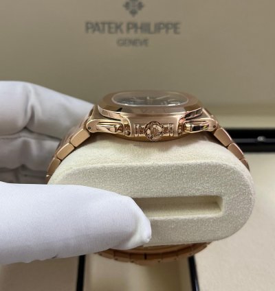 Patek Philippe Nautilus Rose Gold 40 5mm Black Gradient Dial 5980 1r-001