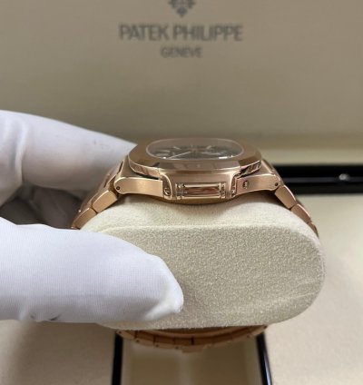Patek Philippe Nautilus Rose Gold 40 5mm Black Gradient Dial 5980 1r-001