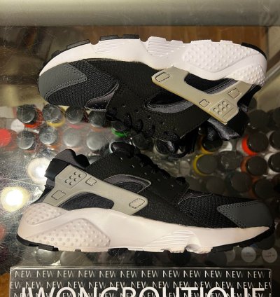 2014 Nike Air Huarache Wolf Grey Yellowing Size 4