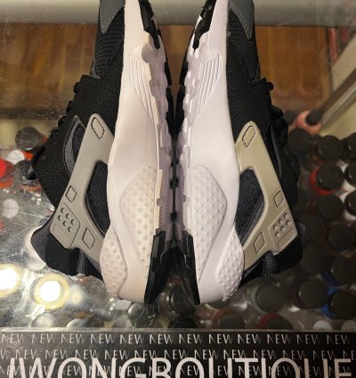 2014 Nike Air Huarache Wolf Grey Yellowing Size 4
