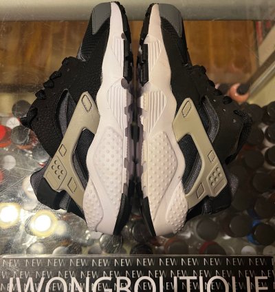 2014 Nike Air Huarache Wolf Grey Yellowing Size 4