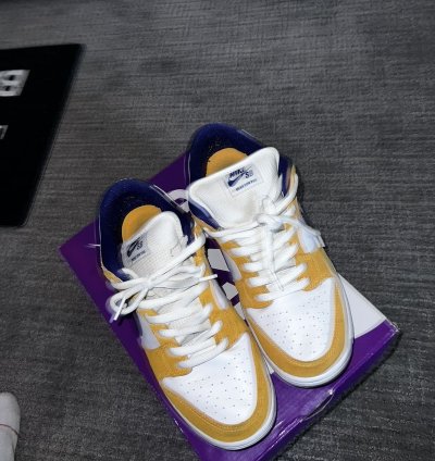Laser Orange Nike Sb Dunks