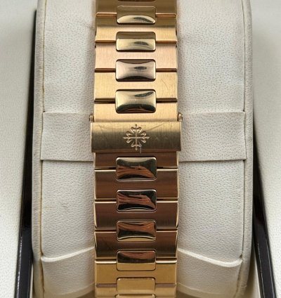 Patek Philippe Nautilus Rose Gold Bracelet 5980 1r Box Papers 2013