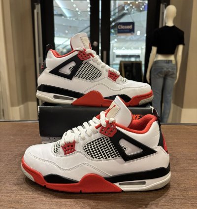 Jordan 4 Fire Red