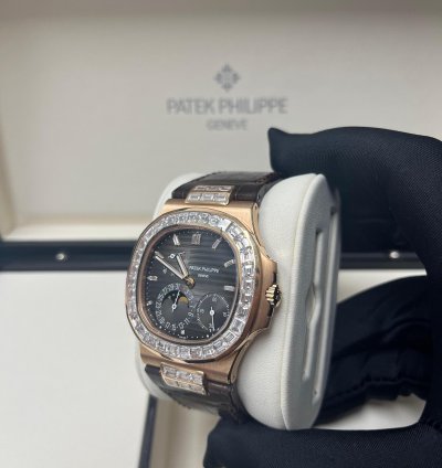 Patek Philippe Nautilus Rose Gold Diamond Bezel Moon Phase Brown Dial 5724r 001