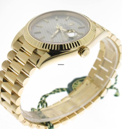 Rolex Day-date 40 Silver Diagonal Index Dial 228238