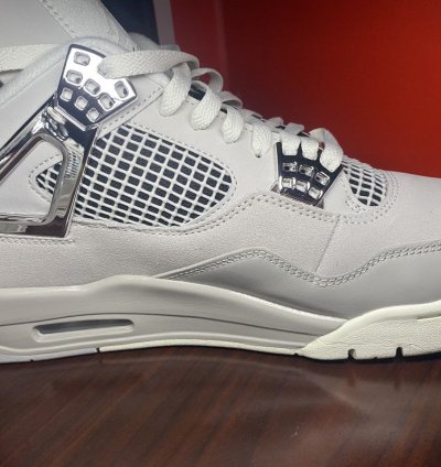Jordan 4 Frozen Moments