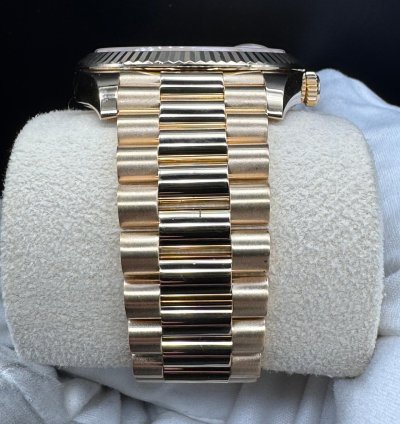 Rolex Day-date 40 Silver Roman Dial Unworn