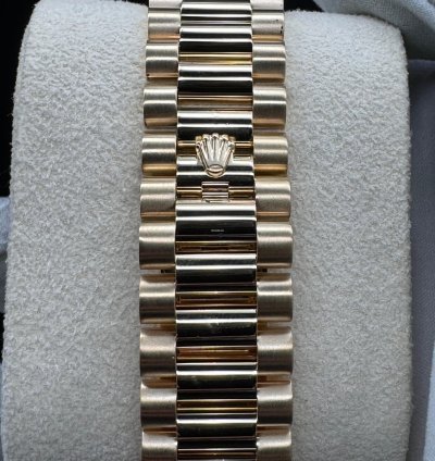 Rolex Day-date 40 Silver Roman Dial Unworn