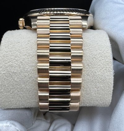 Rolex Day-date 40 Silver Roman Dial Unworn