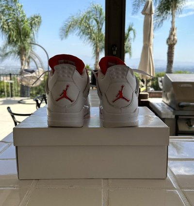 Jordan 4 Orange Metallic